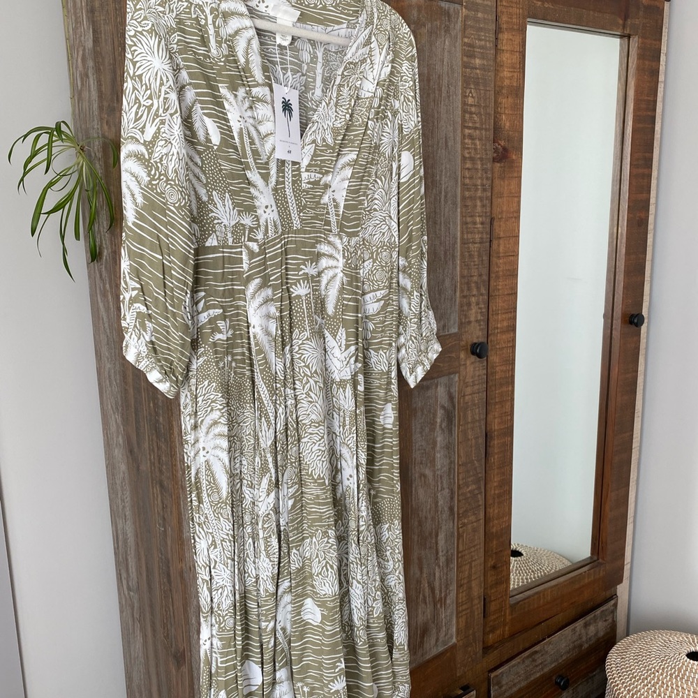 Desmond and dempsey dress